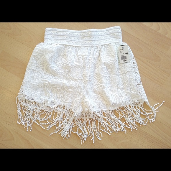 C-Mode White Embroidered Shorts with Tassels - Picture 3 of 3